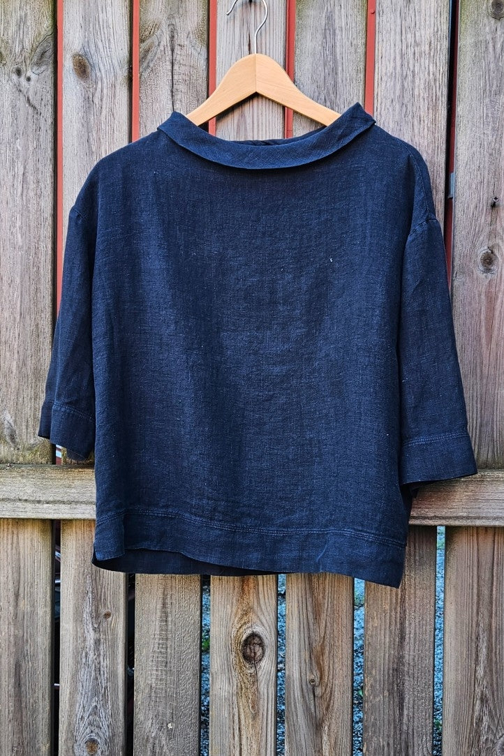 Blus med kragkant