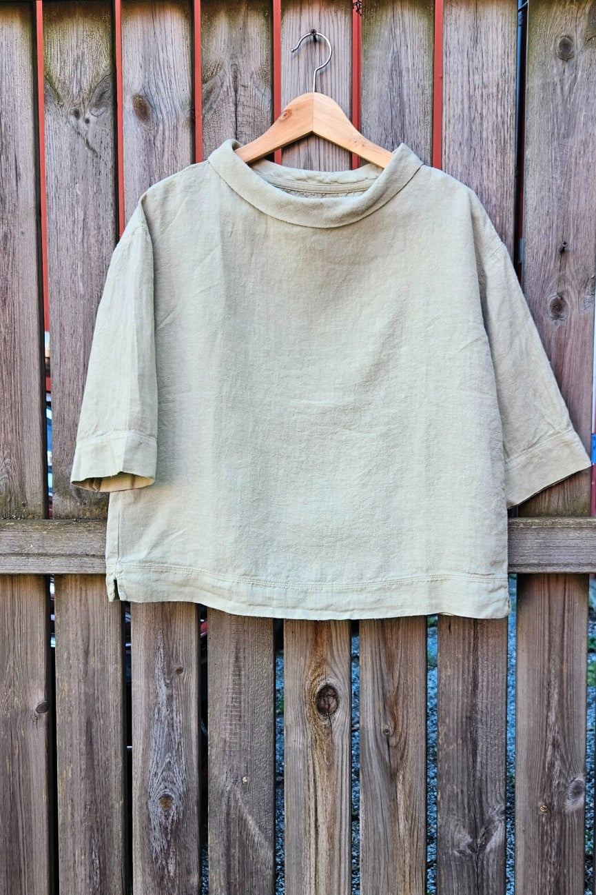 Blus med kragkant