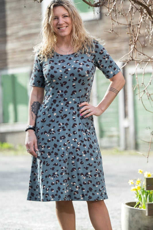 Bambutrikåklänning med avtag i midjan - Karin Sömmare