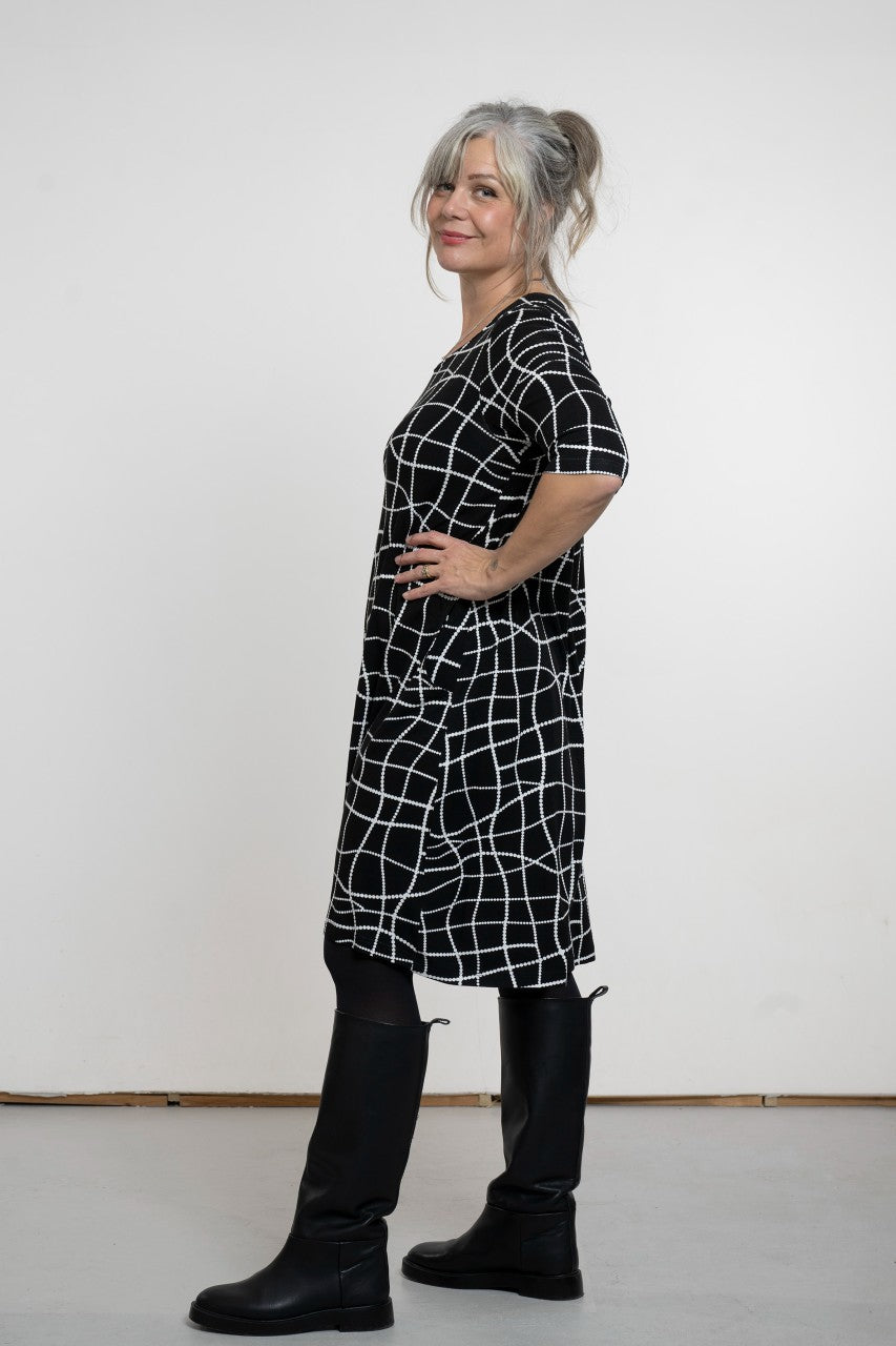 Basklänning med rutprickar