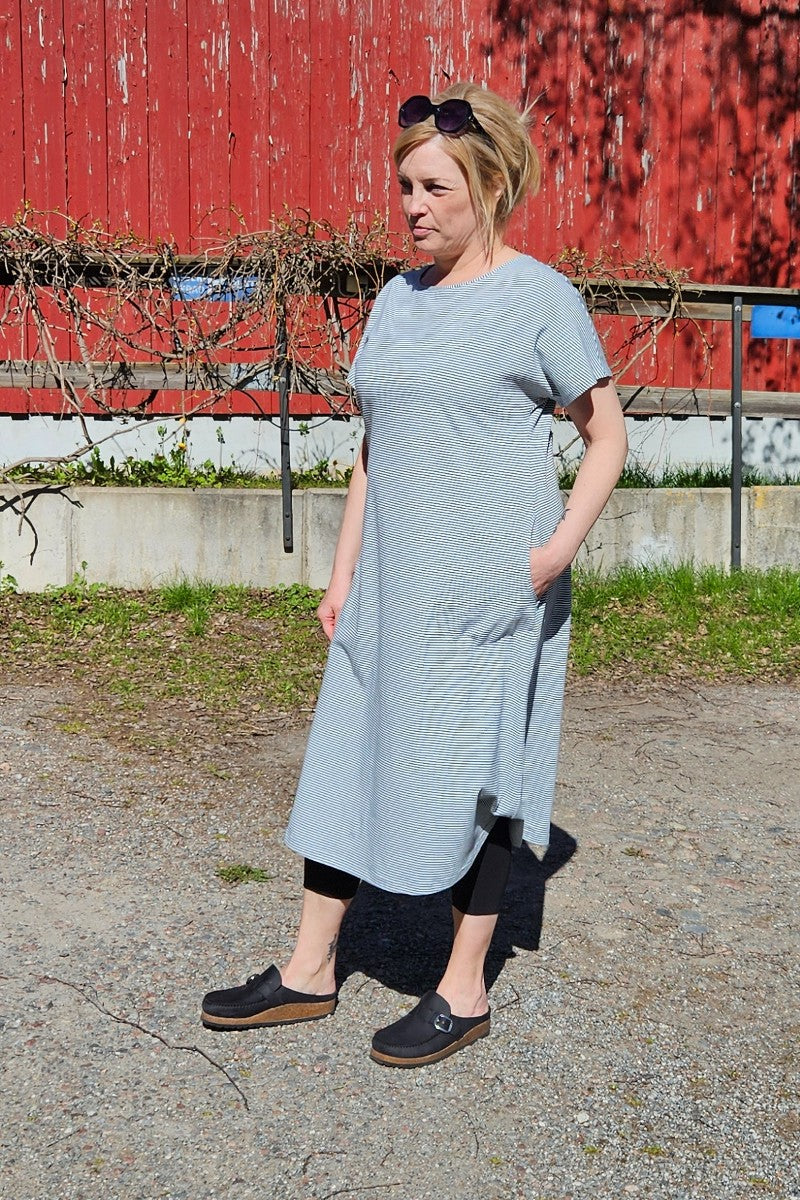 Bomullsklänning med holk - Karin Sömmare