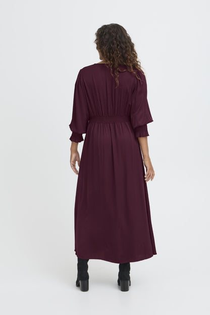 Olivia klänning i satin