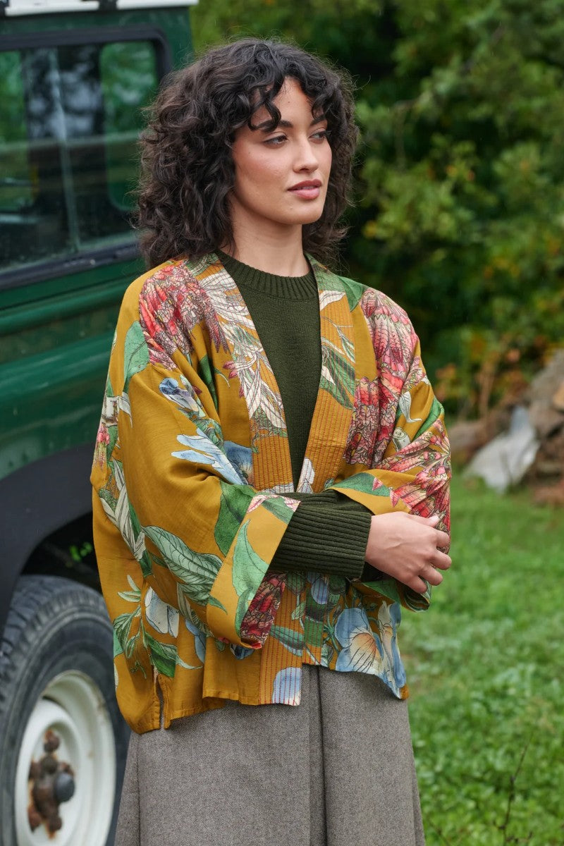 Kort kimono Rhodoleia Gold - One hundred stars