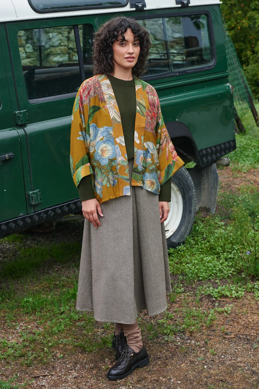 Kort kimono Rhodoleia Gold - One hundred stars