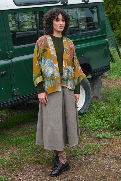 Kort kimono Rhodoleia Gold - One hundred stars