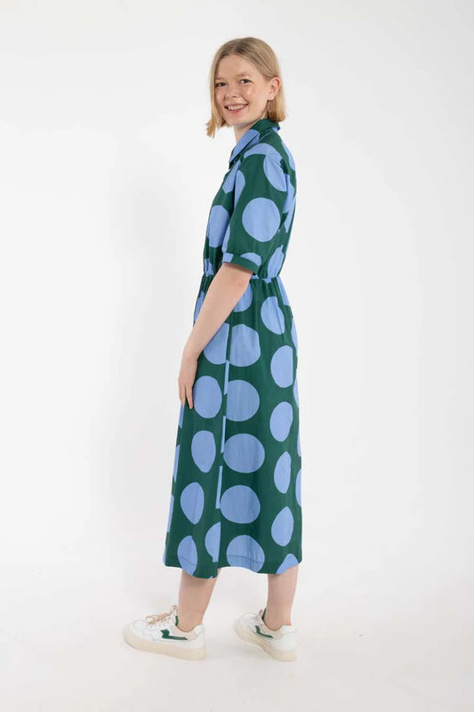 Bomullsklänning med glada prickar - Danefae