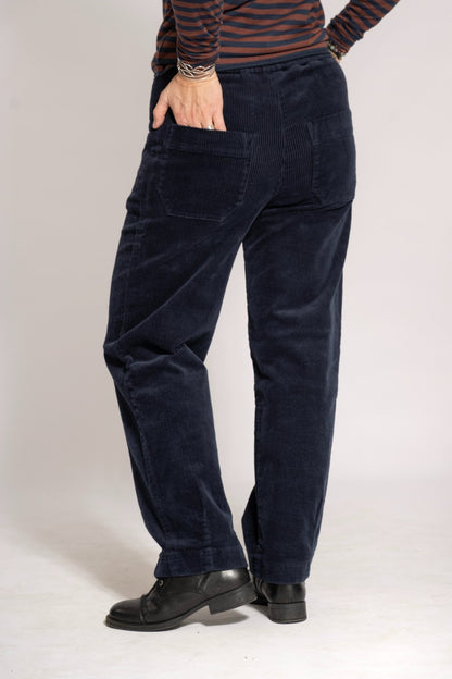 Manchesterbyxa med snygga ben