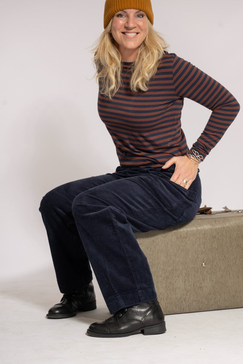 Manchesterbyxa med snygga ben