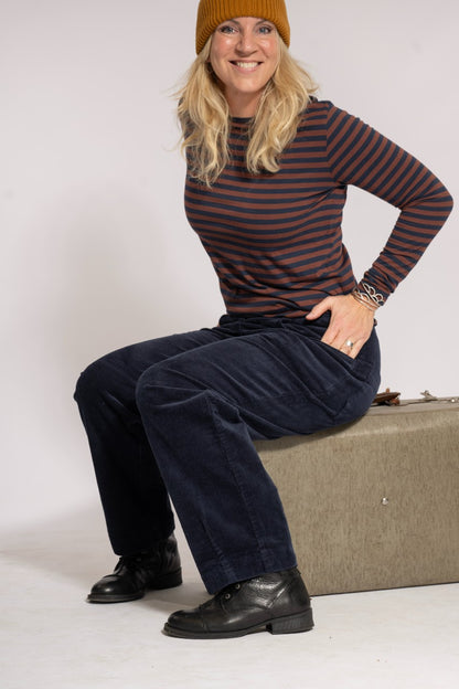 Manchesterbyxa med snygga ben