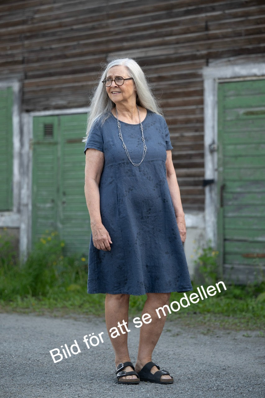 Linneklänning med bladprint