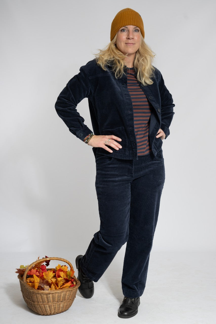 Manchesterbyxa med snygga ben