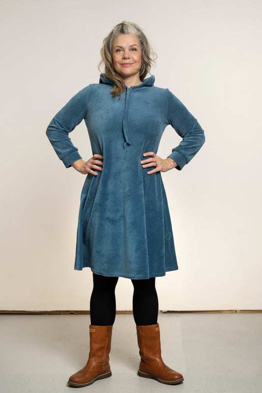 It is all about basics Caroline Klänning - du Milde